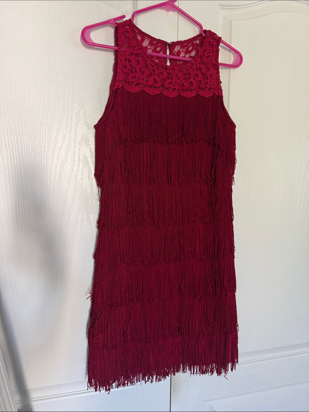 Women’s Sleeveless Fringe Lace Dress - Burgundy